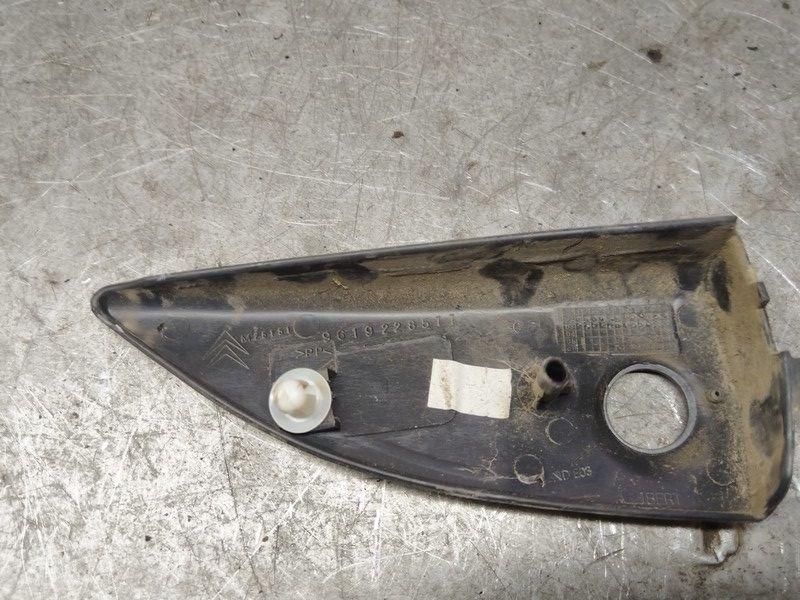 Накладка крыла (уголок зеркала) переднего левого Y8RJ8F Peugeot Partner купить