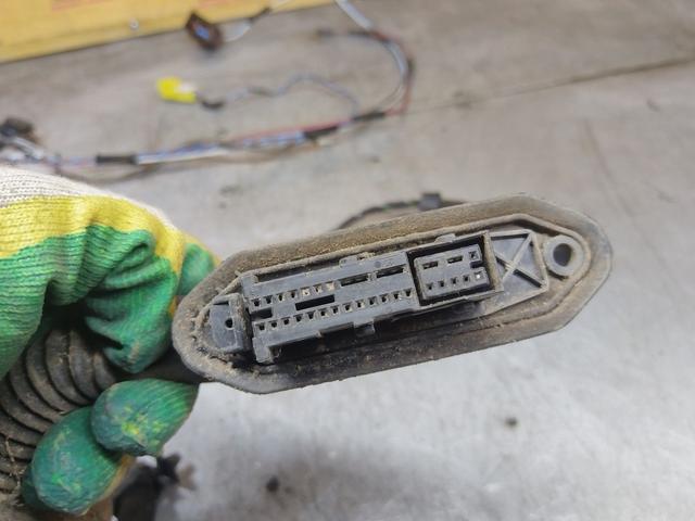 Проводка двери передней правой 6US8N4 BMW 5 E39 купить