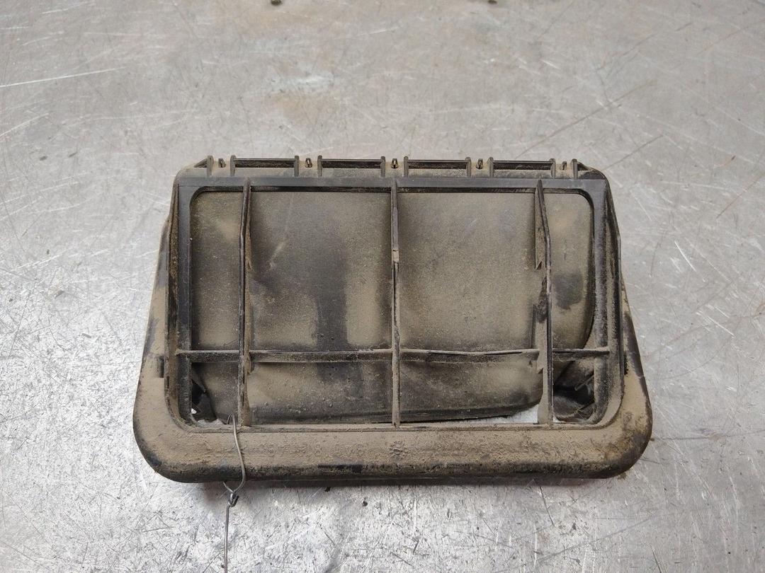 Решетка вентиляции кузова XO7W0A Volkswagen Passat