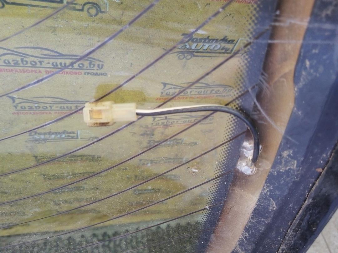 Стекло заднее YR77L8 Mitsubishi Carisma - Фото 3