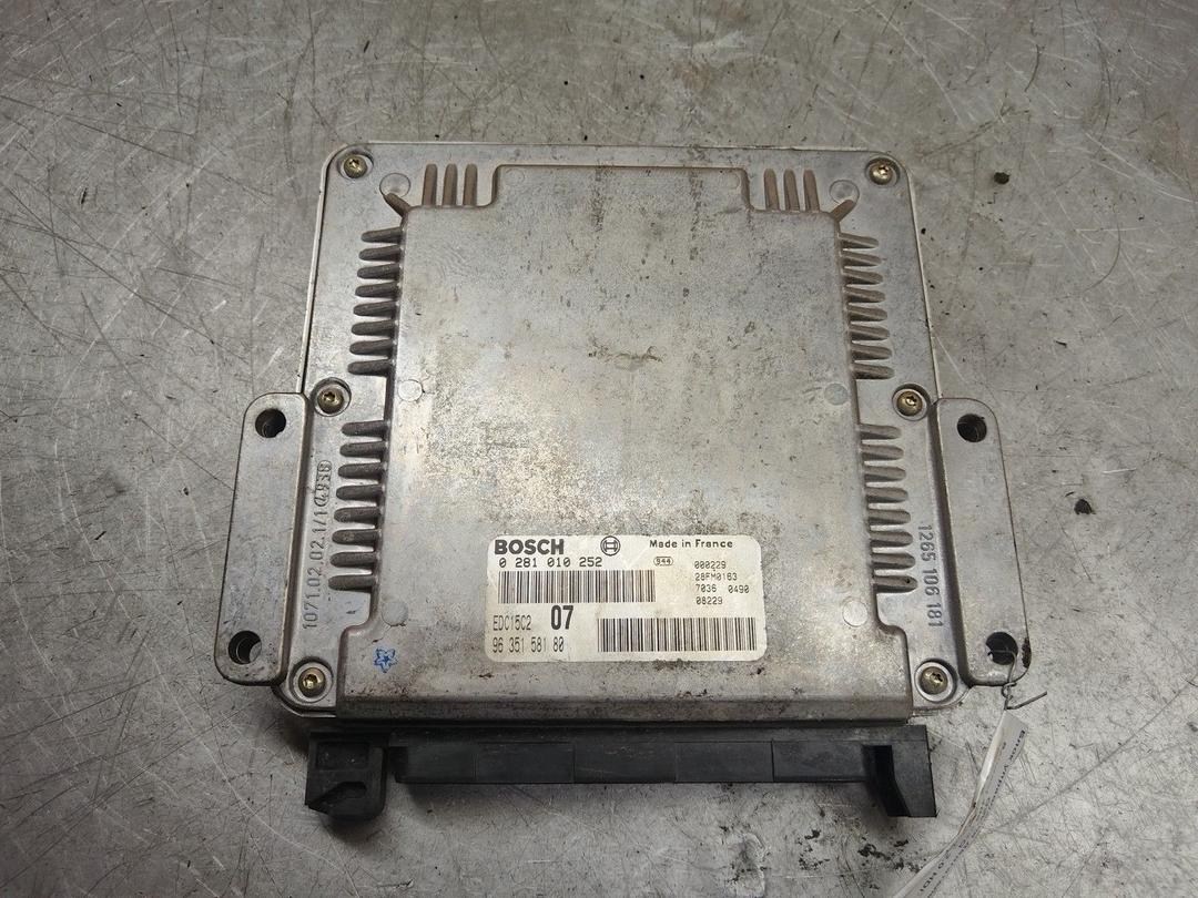 Блок управления двигателем Q2W7TQ Peugeot 406 купить