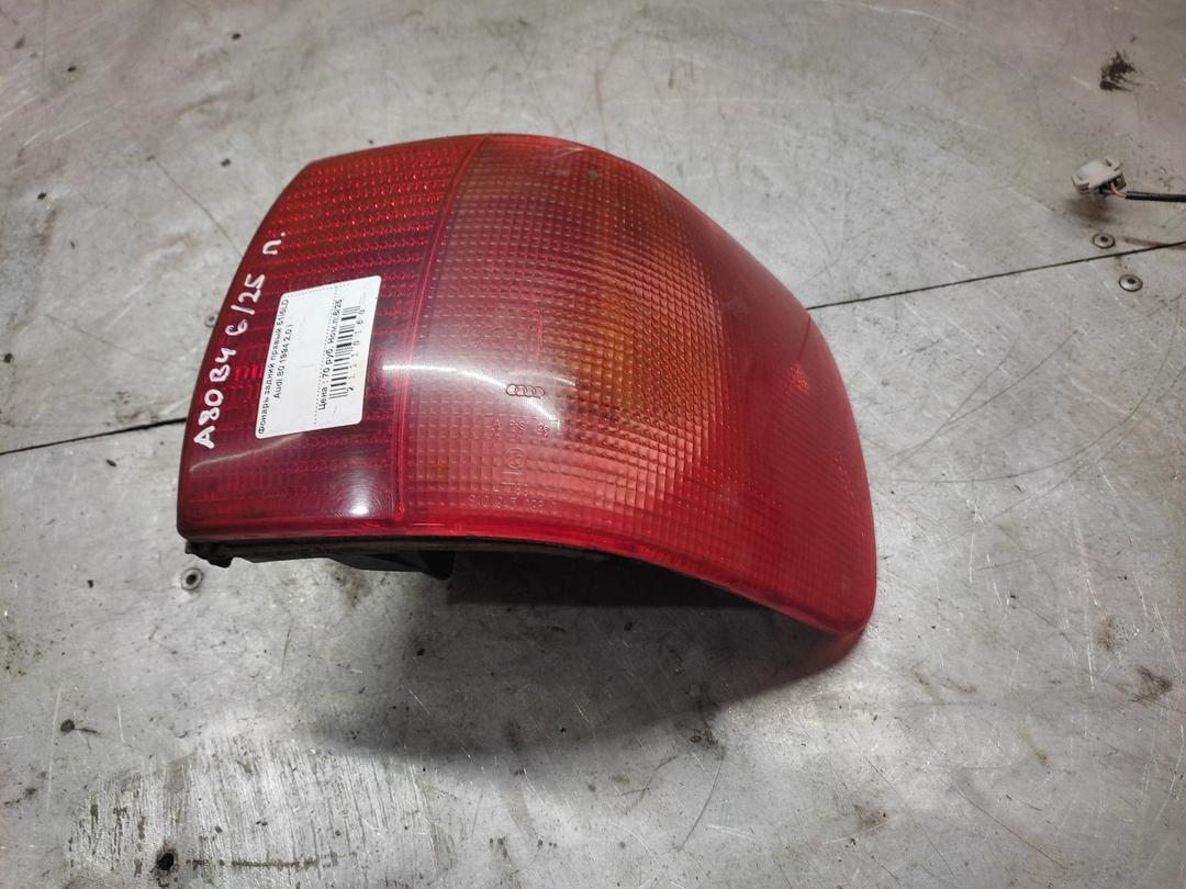 Фонарь задний правый 51I5LD Audi 80
