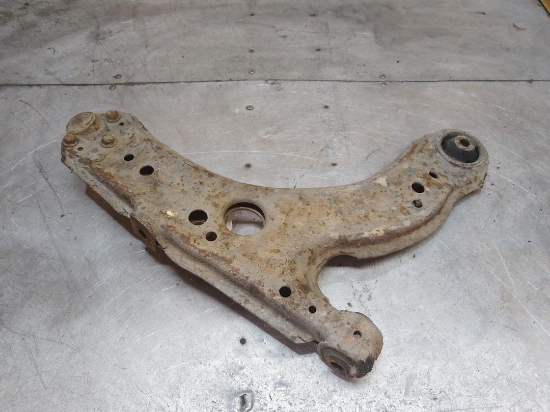 Рычаг передний левый GS9O7P Volkswagen Golf купить на авторазборке