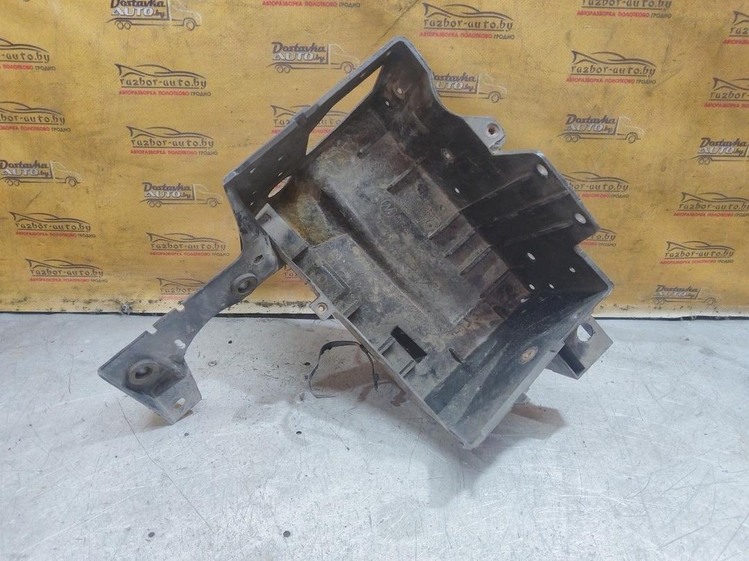 Полка аккумулятора UGESF5 Peugeot 605 - Фото 1