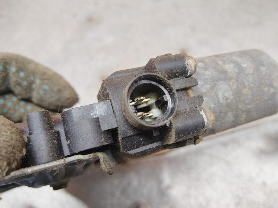 Стеклоподъемник задний правый 7C5365 купить в магазине запчастей бу