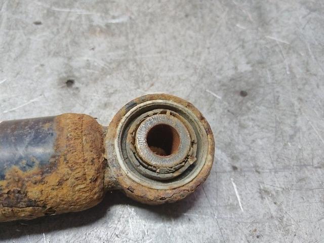 Амортизатор задний левый T92Y4P Volkswagen Passat купить с доставкой