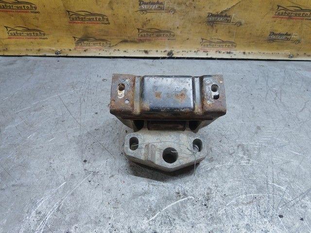 Подушка крепления двигателя 8CMOOF Ford Galaxy купить на авторазборке