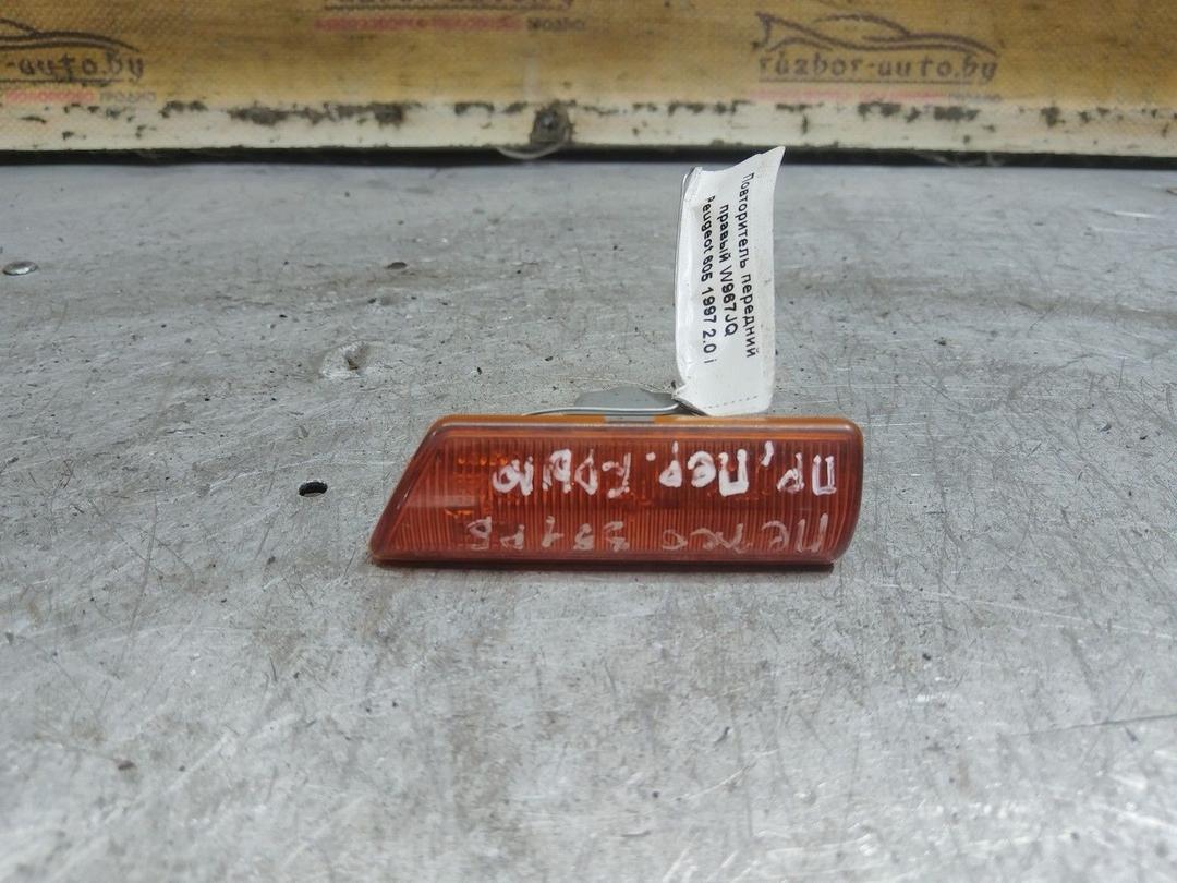 Повторитель передний правый W967JQ Peugeot 605 - Фото 1