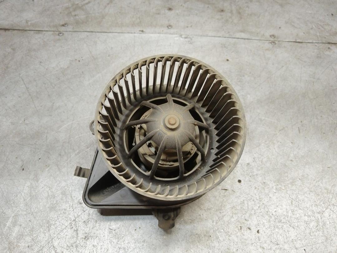 Моторчик печки CBXOBG Peugeot Partner