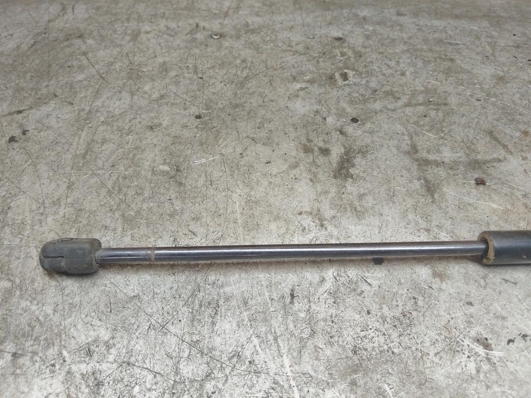 Амортизатор крышки багажника (3-5 двери) VU62OE Opel Meriva купить с доставкой