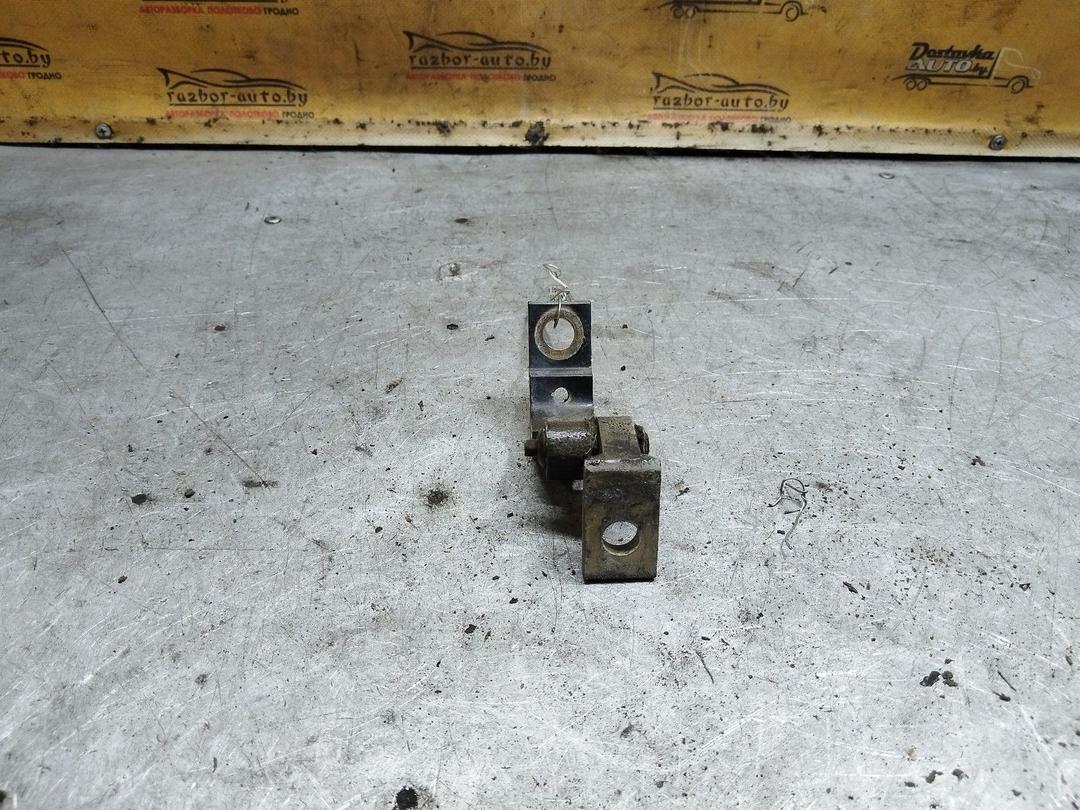 Петля двери передней левой 14LI38 Seat Toledo купить в магазине запчастей бу