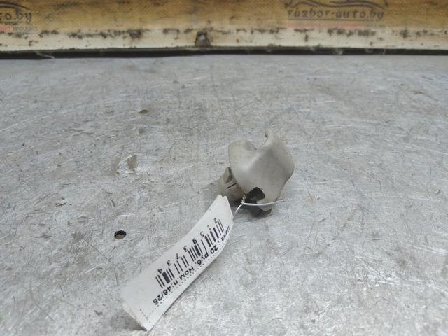 Крепление (крючок) солнцезащитного козырька 5AAP6A Honda FR-V - Фото 2
