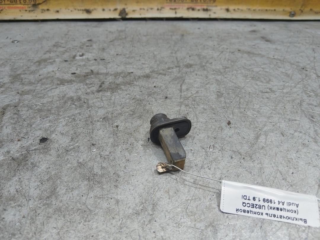 Выключатель концевой (концевик) U82ECQ Audi A4 купить с доставкой