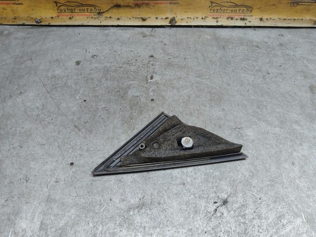 Накладка крыла (уголок зеркала) переднего правого YCH5EQ Mitsubishi Carisma купить с доставкой