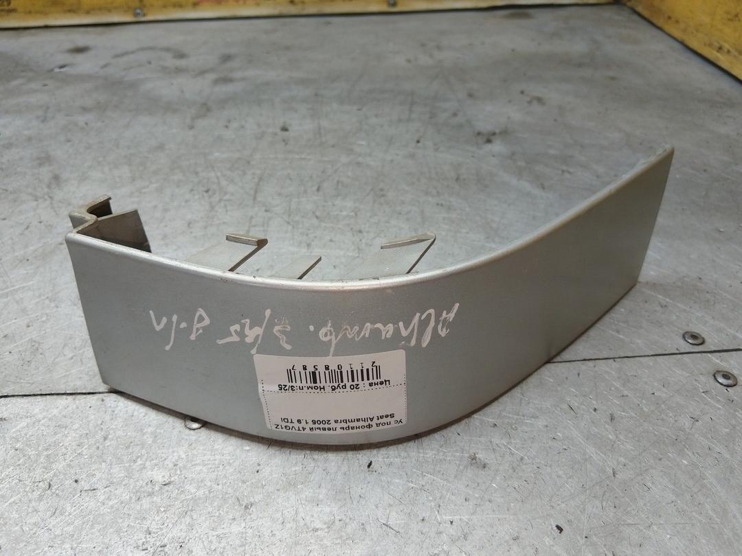 Ус под фонарь левый 4TVG1Z Seat Alhambra - Фото 1