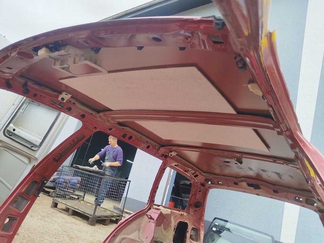 Крыша 6RLV77 Peugeot 406 купить на авторазборке