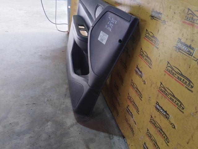 Обшивка двери передней левой (дверная карта) HYNQ3C Peugeot 307 купить на авторазборке