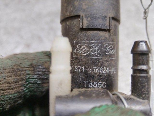 Насос (моторчик) омывателя стекла THU4ZW Ford C-Max купить на авторазборке