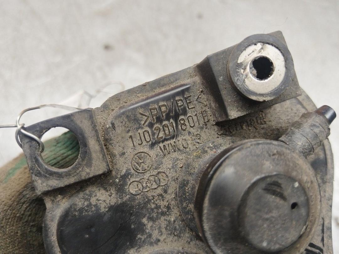 Адсорбер PICYI7 Volkswagen Golf - Фото 4