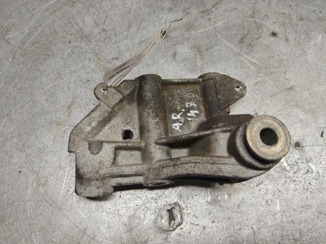 Кронштейн двигателя SK4MDK Alfa Romeo 147