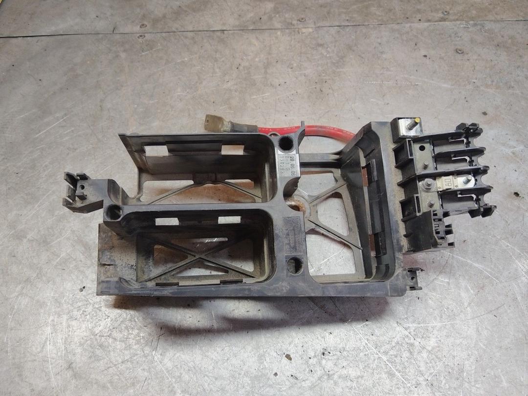 Крепление блока предохранителей 2FL6M1 Opel Astra купить