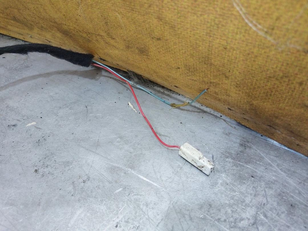 Козырек солнцезащитный NNBH2I Peugeot 806 купить в магазине запчастей бу