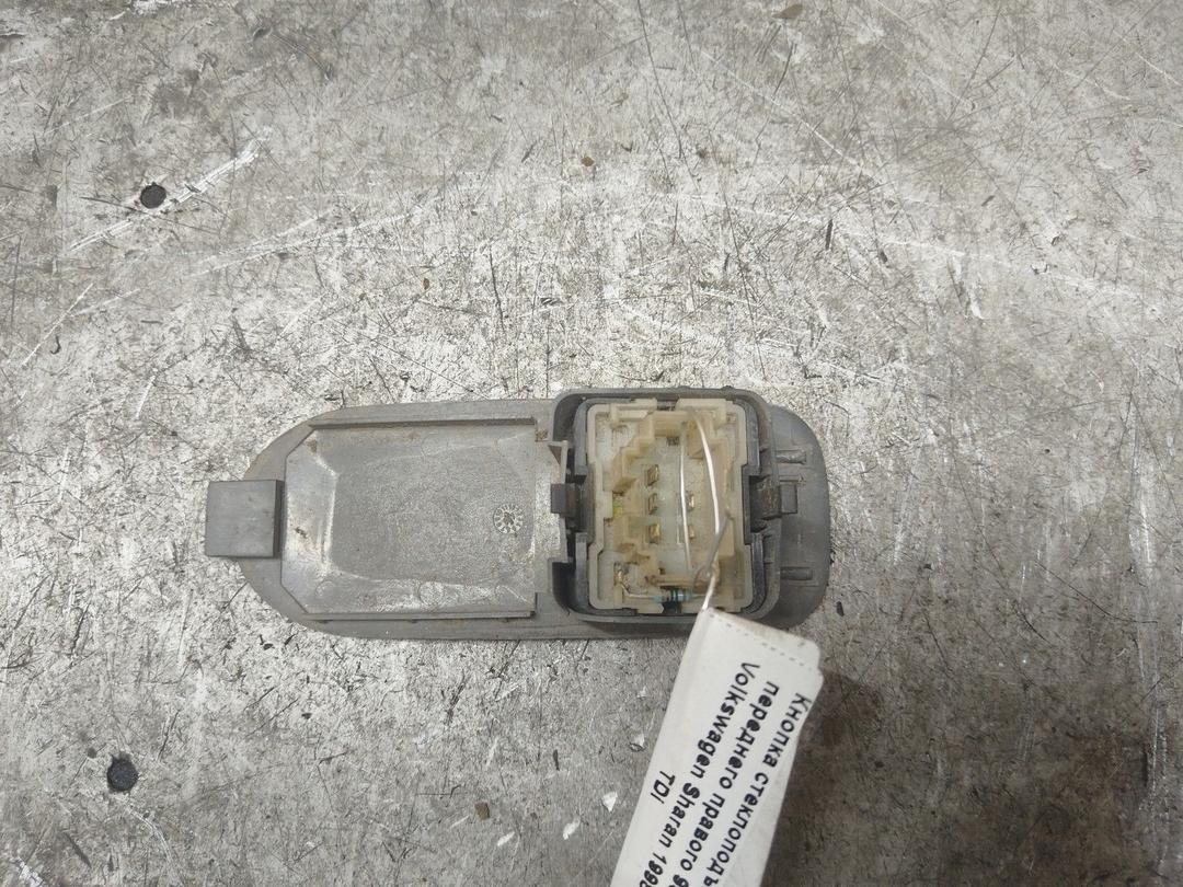 Кнопка стеклоподъемника переднего правого 93A047 Volkswagen Sharan купить с доставкой