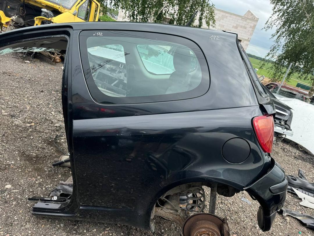 Лючок топливного бака 4G23W0 Toyota Yaris