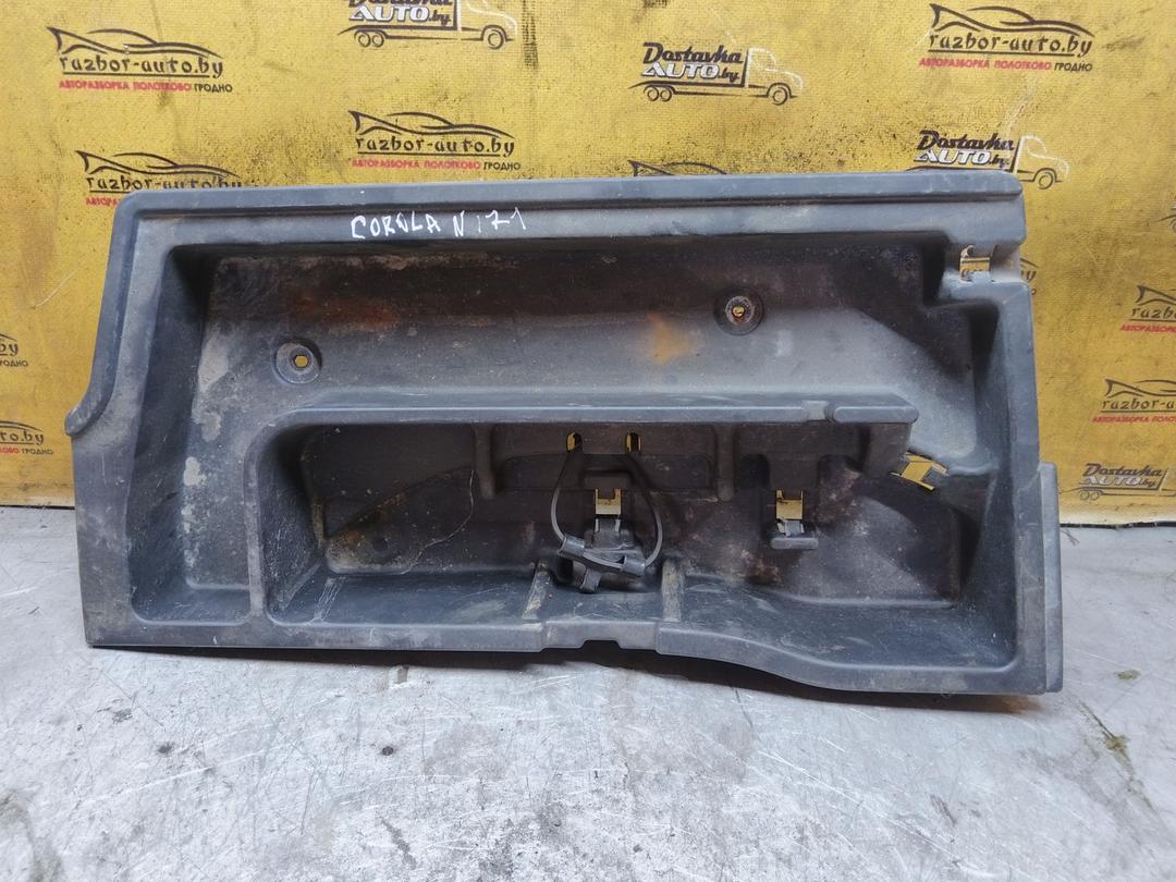 Пластик багажника L4D7FK Toyota Corolla