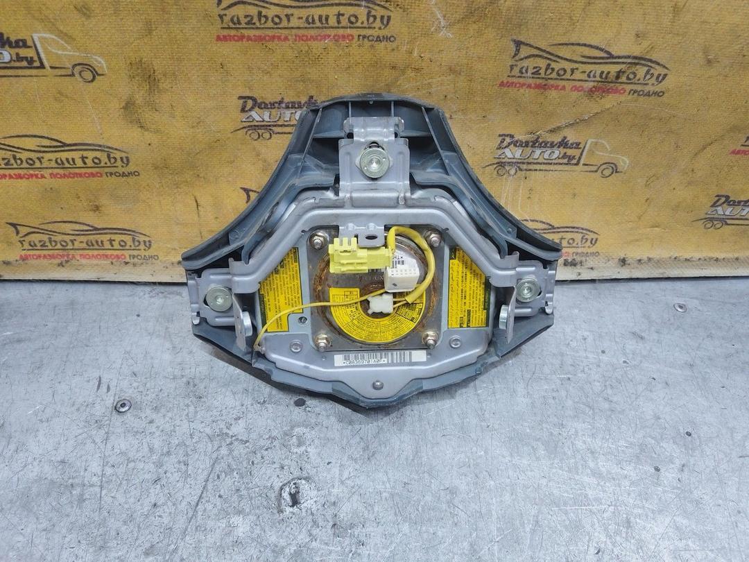 Подушка безопасности водителя TB7ZIG Toyota Yaris Verso купить в магазине запчастей бу