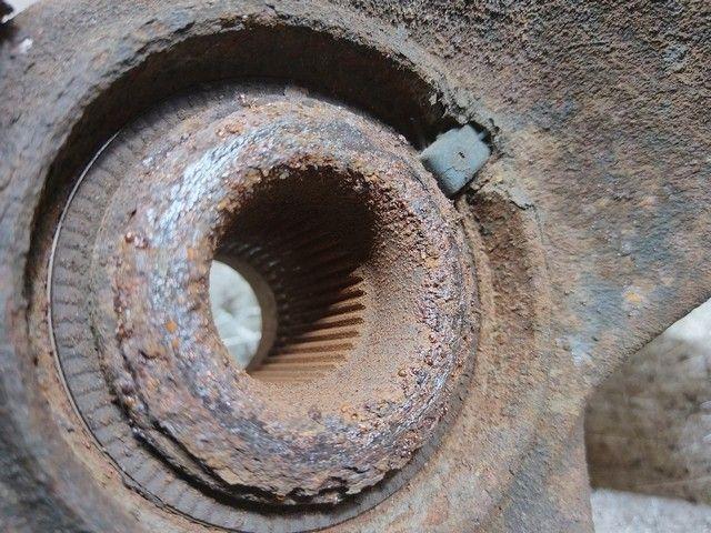 Кулак поворотный правый EOJ0XW Ford Focus купить на авторазборке