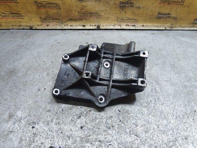 Кронштейн компрессора кондиционера P2DLIJ Audi A4