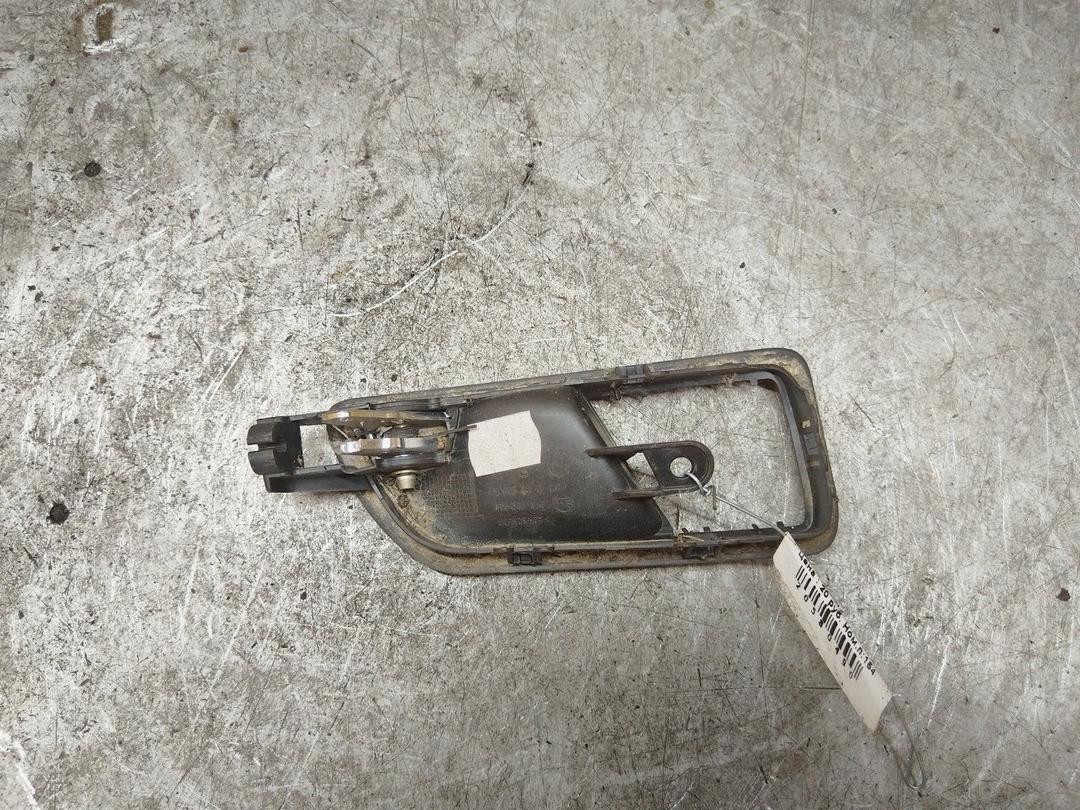 Ручка внутренняя задняя левая 0Y9J1P Skoda Fabia купить с доставкой