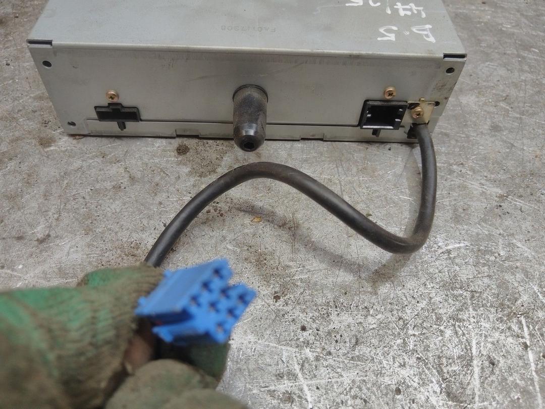 CD-чейнджер L7YN3B Volkswagen Passat купить с доставкой