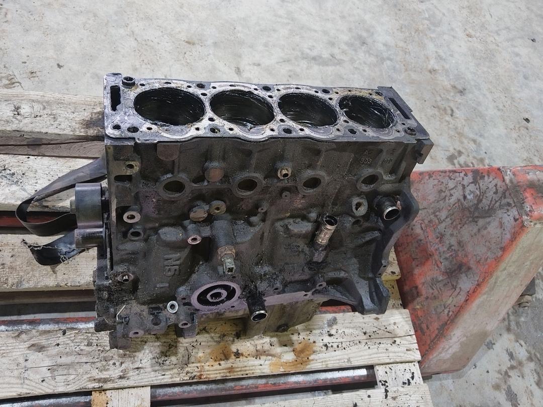 Блок цилиндров 4TG559 Peugeot 406 купить на авторазборке