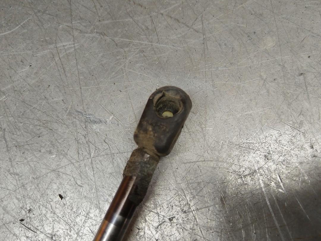 Амортизатор крышки багажника (3-5 двери) UJKY8K Volkswagen Sharan - Фото 2