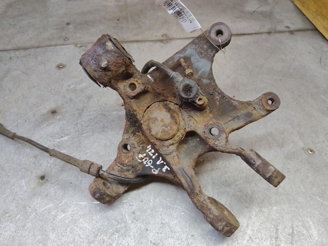 Кулак задний левый RTFCV8 Peugeot 607 купить в магазине запчастей бу