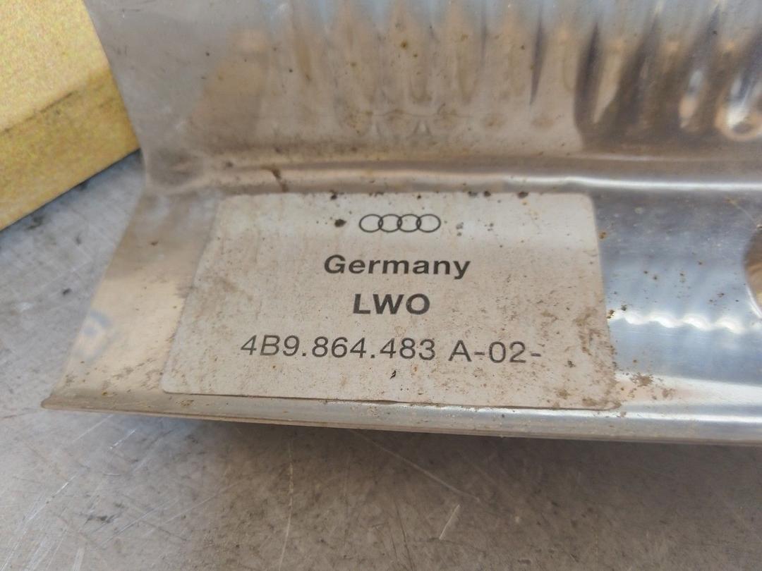 Накладка замка багажника JL46GI Audi A6 - Фото 4