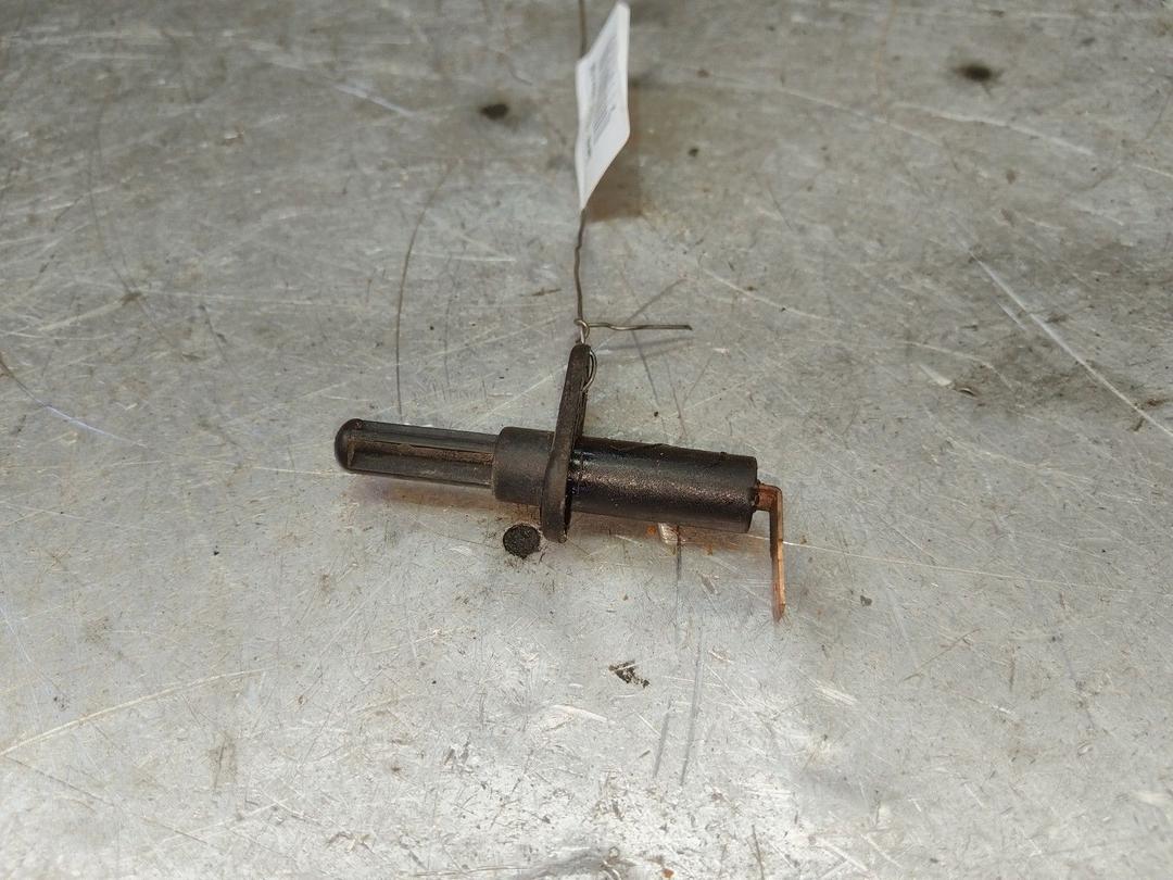 Выключатель концевой (концевик) EI683J Opel Omega