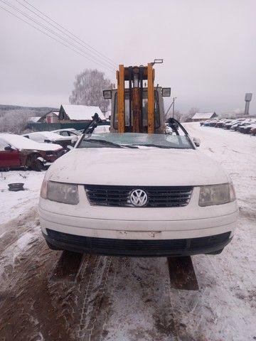 Блок управления двигателем KP1F18 Volkswagen Passat