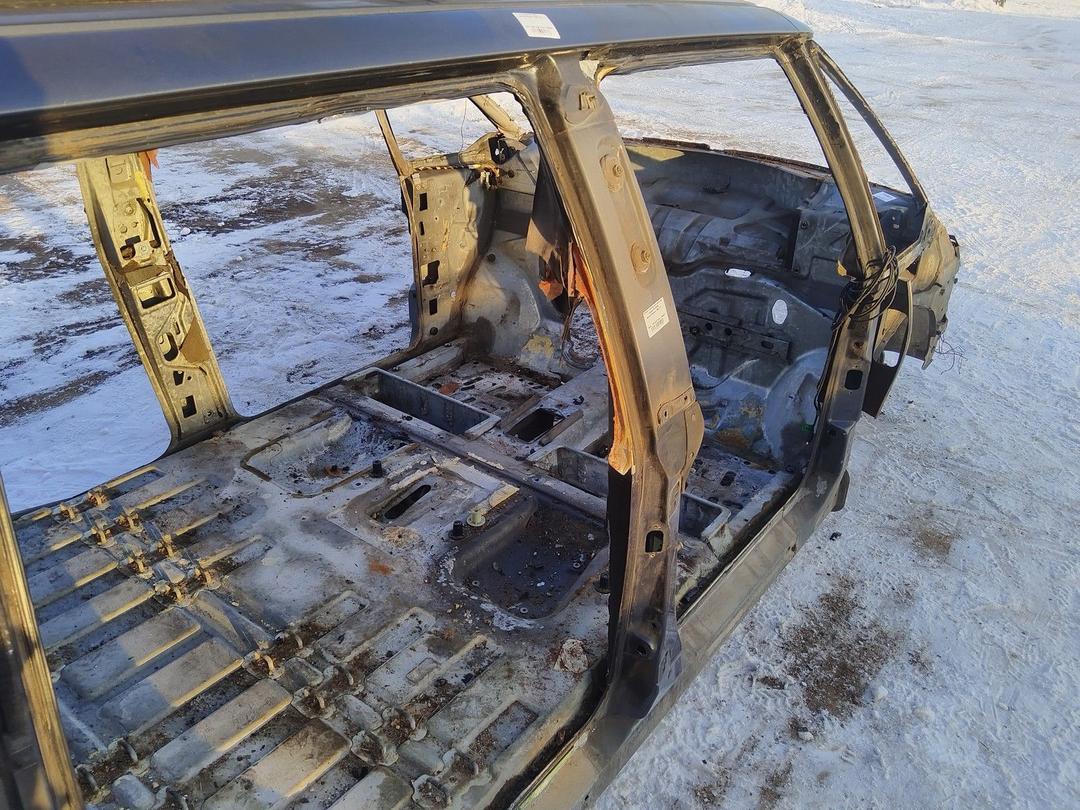 Стойка кузовная центральная правая E1MEM6 Renault Espace купить с доставкой