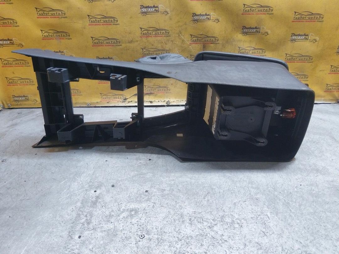 Подлокотник C6MV3E Peugeot 607 купить с доставкой. Огромный выбор запчастей и марок авто. У нас есть практически все.