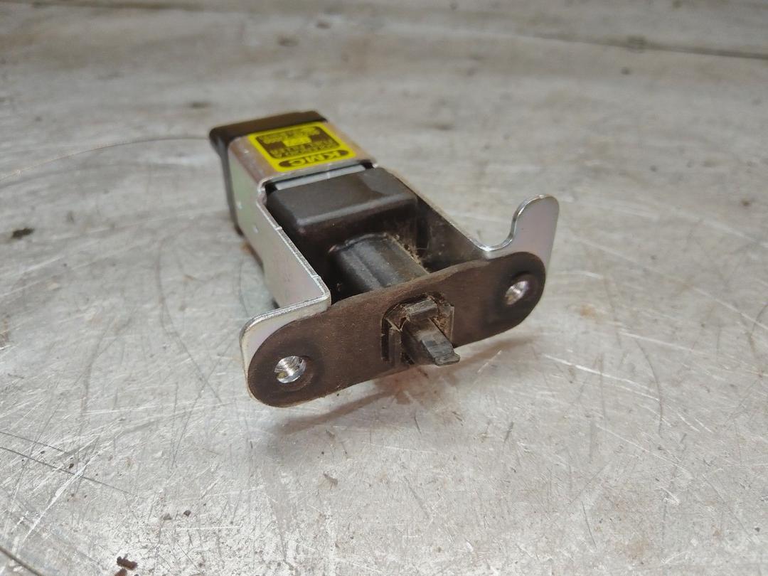 Активатор замка крышки топливного бака OQ1W62 Kia Sorento купить с доставкой