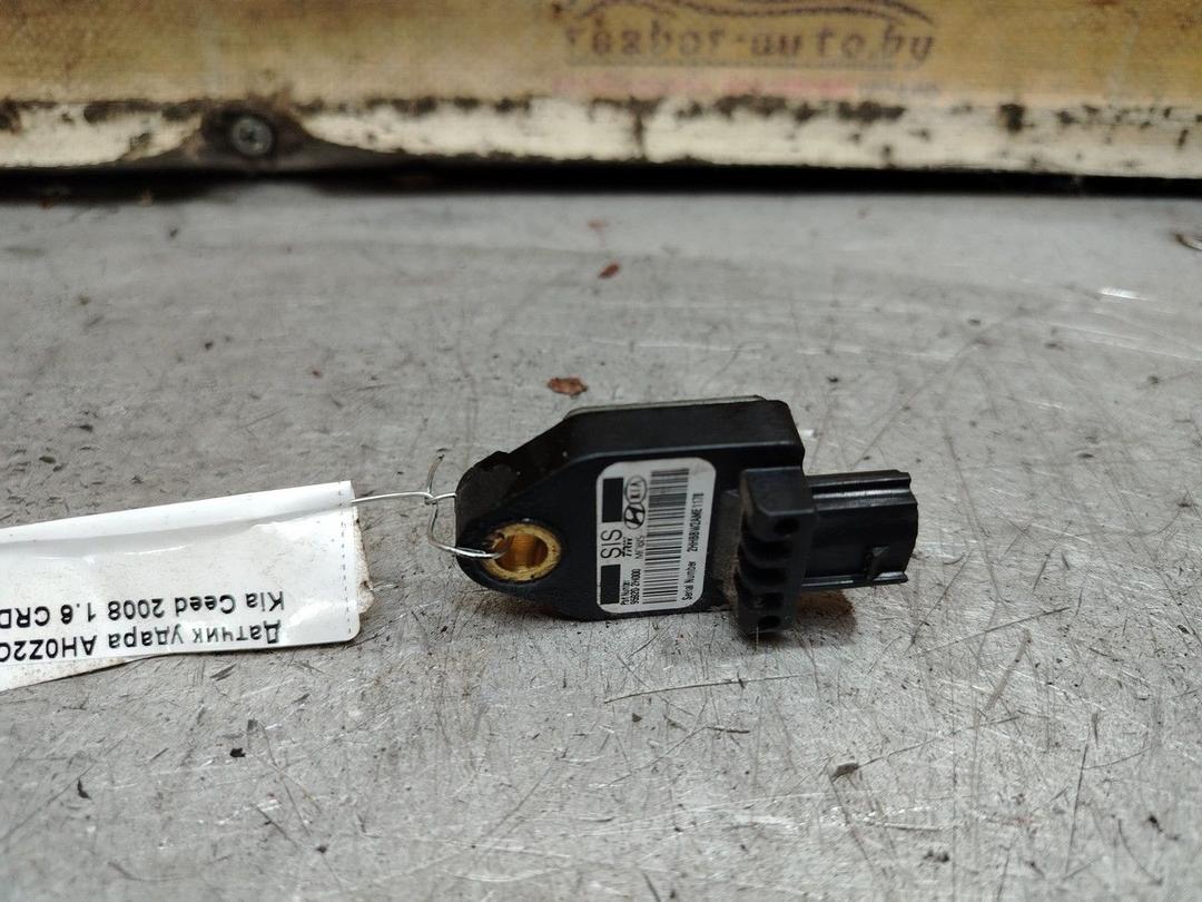 Датчик удара AH0Z2C Kia Ceed - Фото 2