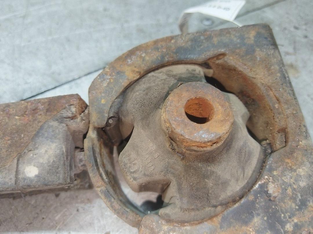 Подушка крепления КПП 6EXXB6 Toyota Avensis - Фото 2