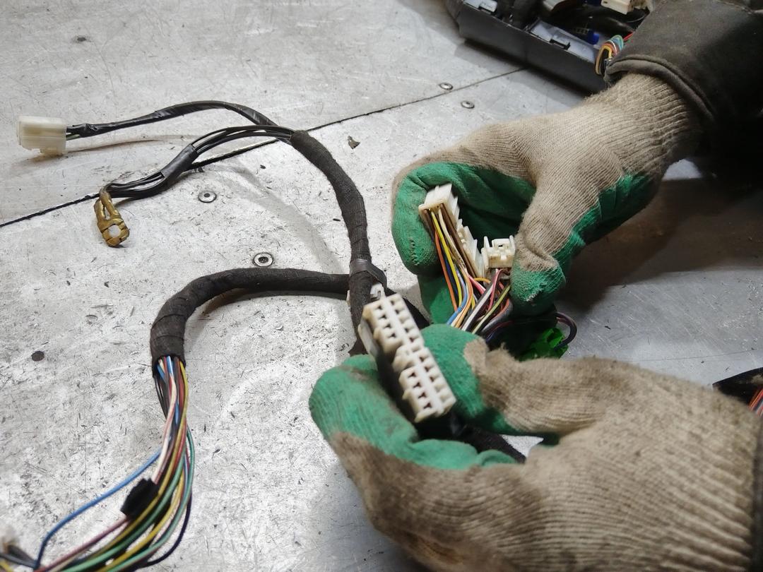 Проводка салона WDBACG Mitsubishi Carisma undefined