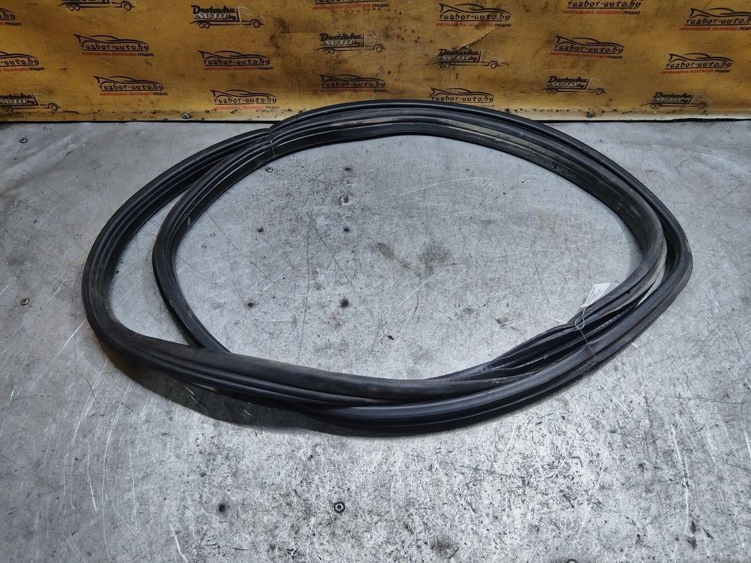 Уплотнитель двери передней правой J3KBJ3 Opel Zafira