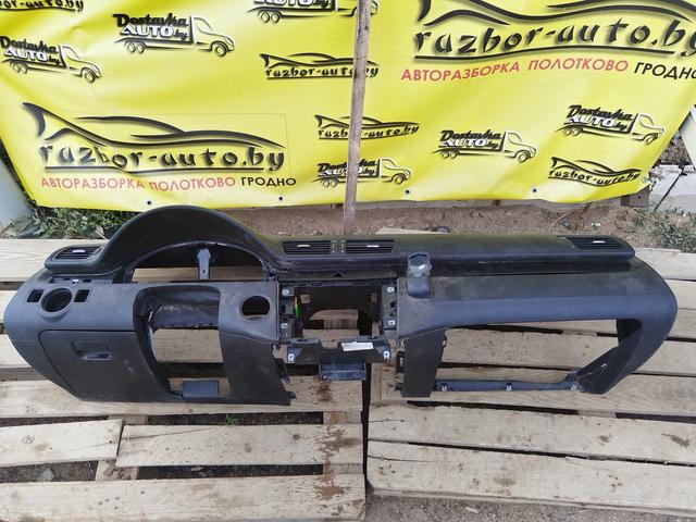 Панель передняя салона (торпедо) YYR700 Volkswagen Passat купить