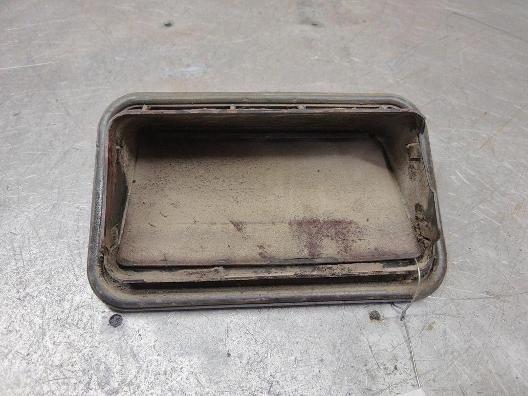 Решетка вентиляции кузова INM21K Volkswagen Passat купить