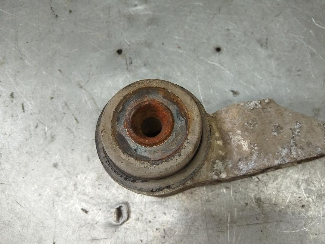 Кронштейн крепления балки подвески 3G8Z01 Volkswagen Passat купить в магазине запчастей бу